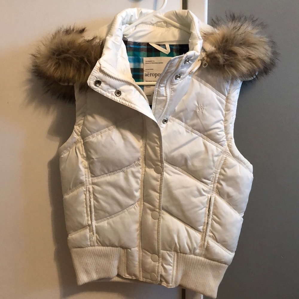 Aeropostale vest